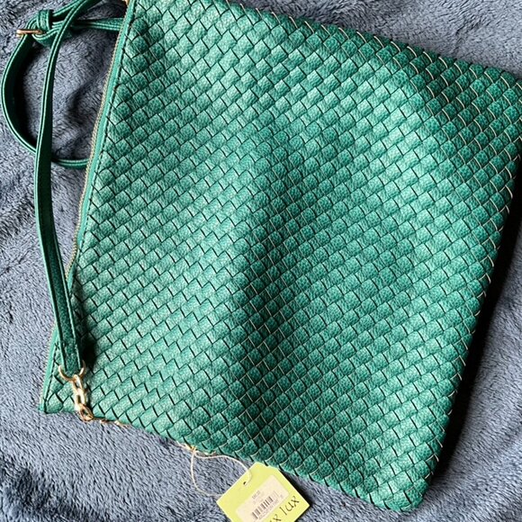 Deux Lux Teal Color Weave Pattern Crossbody Purse Bag NWT - Picture 4 of 4